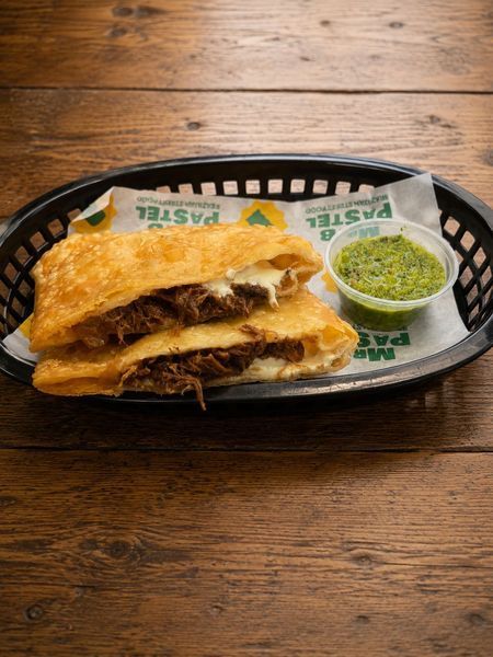 Pulled Brisket Pastel